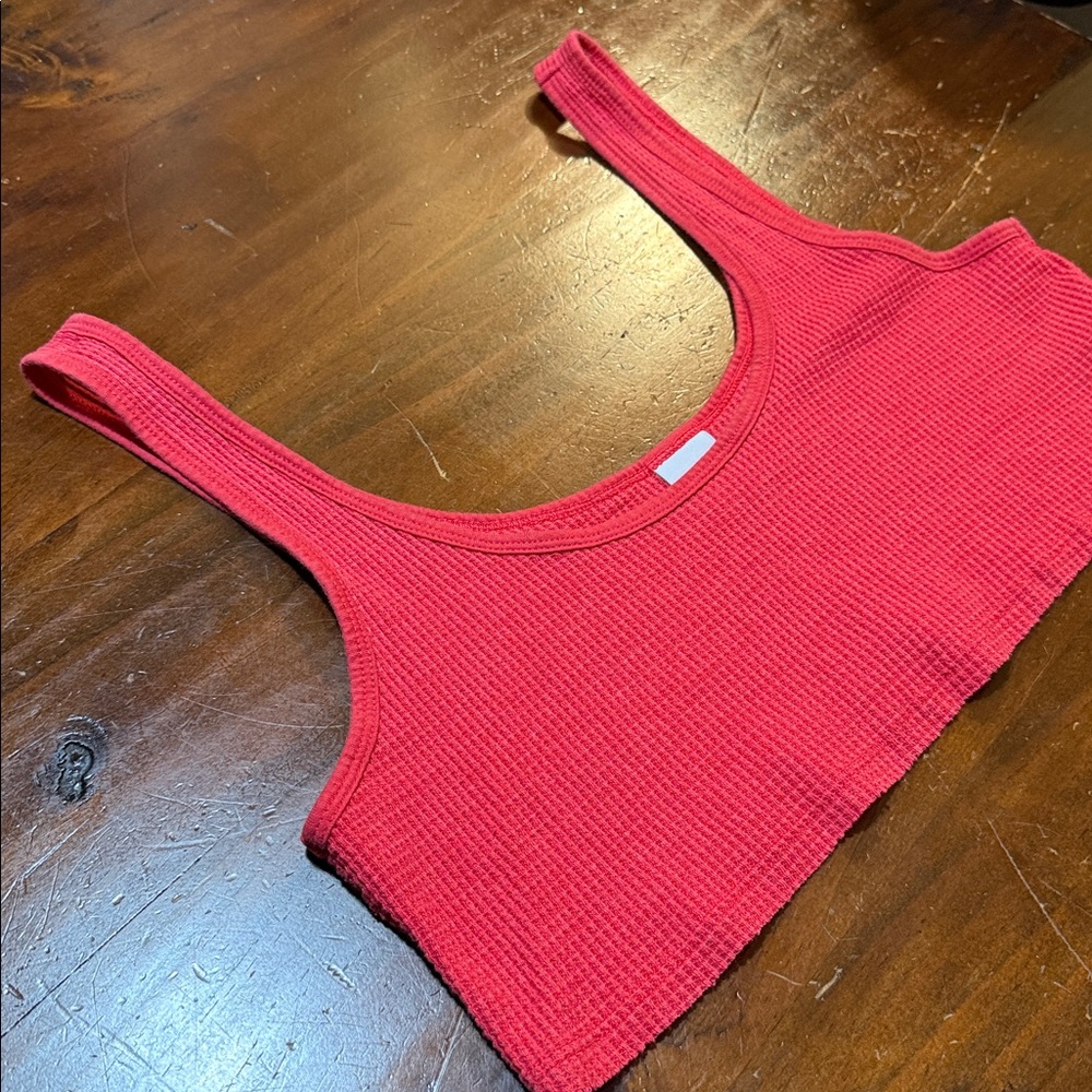 NEW TNA ARITZIA WOMEN’S CROP TOP🌺